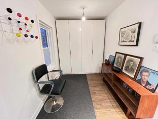 Appartement Mid Century 2 Chambres avec Jardin - 4