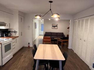 Appartement Mid Century 2 Chambres avec Jardin - 2