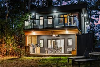 Luxury Lakefront with Sauna & EV - 3