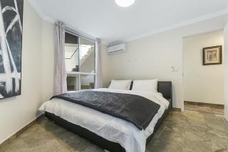 Premium Beachfront Stay, Space & Style APT - 6