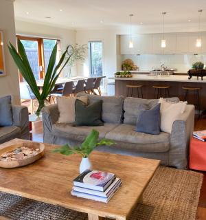 Blairgowrie Beach House a Family Getaway with Firepit - 1