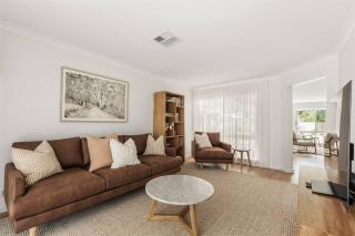 Bayside - Serene Haven near the Town Centre and Beach - 8