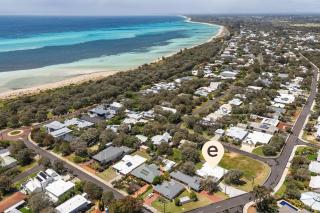 Bayside - Serene Haven near the Town Centre and Beach - 6