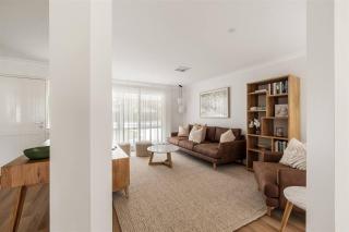 Bayside - Serene Haven near the Town Centre and Beach - 4