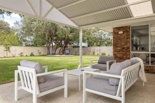 Bayside - Serene Haven near the Town Centre and Beach - 7