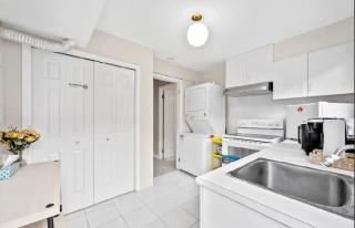 Bright Maple Suite - 7