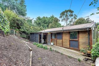 Treetop Sanctuary - Serene Cottage near Mount Lofty - 5