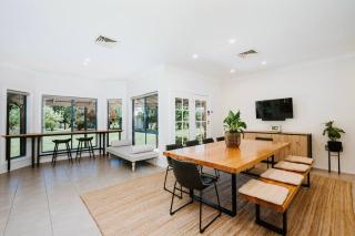 Tilia Estate - Wine Country Haven with Games Room - 9