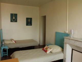 Appartement Historique au Centre de Toul, Proche Cathédrale, Tous Services Inclus - FR-1-584-74 - 8