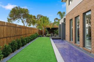 Modern Family Retreat in Prime Williams Landing - 8