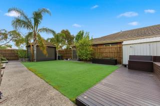 Modern Family Retreat in Prime Williams Landing - 1