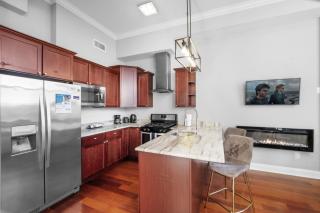 Sleek NoLibs 1BR - Pool & Gym - 8