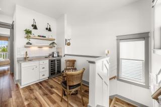 Blue Porch Paradise - 8