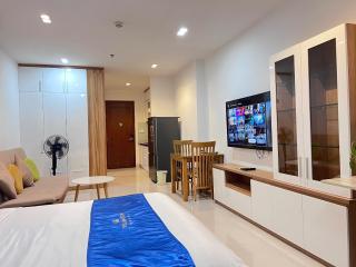 Wellington-Sky Center Next to Airport free Pool - 5