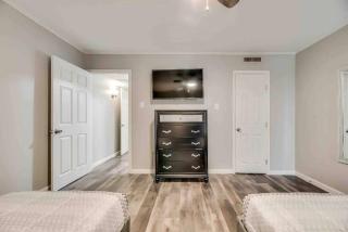 Lux 2BD Skyline view G Prairie GP46A - 6