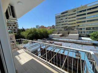 Terraza y balcón en el corazón de Mendoza, cercano Parque General San Martín y Av Arístides - 9