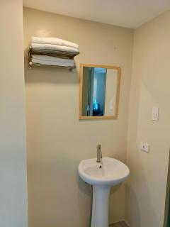 Sunrise Seaview Studio near AYALA - Cebu City - 8