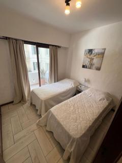 Playa grande - frente al mar - apto jovenes - Mar del Plata - 4