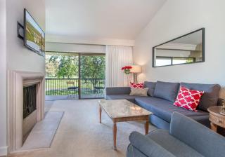 Luxury Napa Condo Golf Views & Prime Location - 1