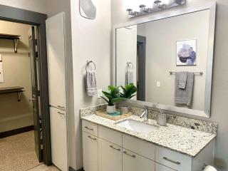 2BD Pool Med Dist Dallas Dallas DAL037 - 1