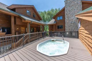 Timberwolf Canyons Village 3BR sleeps 6 hot tub - 8