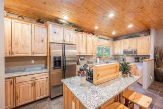 Timberwolf Canyons Village 3BR sleeps 6 hot tub - 7