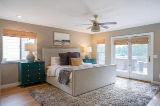 Elegant Waterfront Retreat - 5