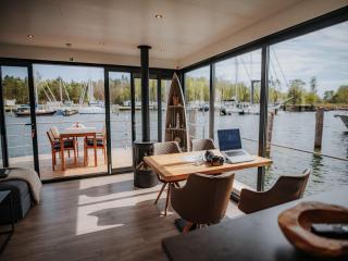 Spacious HouseBoat in Peenemünde - 9