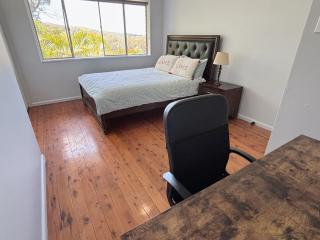 Bright & Spacious Getaway - East Gosford - 6
