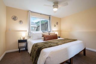 The Randle Haus Retreat Modern Stay Near I-90 - 7