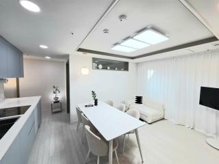 2 Bathrooms & 3 Rooms, New Elevator - 9