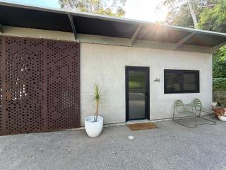 Chapel Cove Retreat - Private Tiny House with Boat Ramp - 3