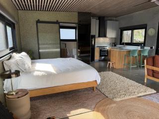 Chapel Cove Retreat - Private Tiny House with Boat Ramp - 6