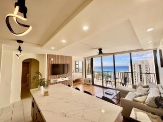 Waikiki Ocean View 37th Floor 5 Minutes to the Beach! Full kitchen & bathtub & free 1 parking - 0
