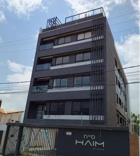 Apto 2 quartos sendo 1 suíte, com varanda, apenas 250m praia de Intermares - 9