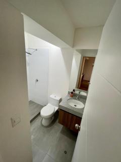 Depa en Av Javier Prado frente a San isi - 5