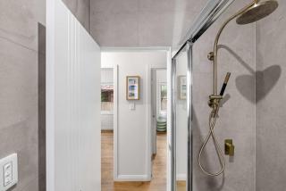 Inviting Double Room with Sunlit Comfort - Matraville - Shared Bathroom and Kitchen - Sydney - 4