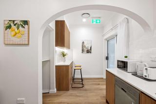 Inviting Double Room with Sunlit Comfort - Matraville - Shared Bathroom and Kitchen - 2