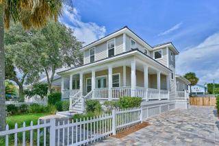 Hook Wine & Sinker - 9