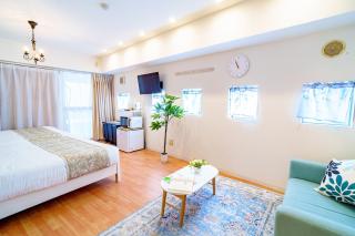 Higashi-Shinjuku 904 - 7