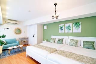 Higashi-Shinjuku 904 - 0