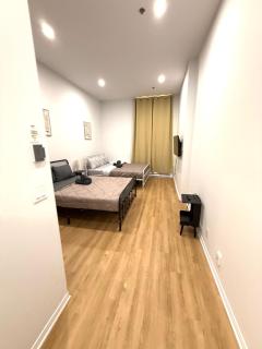 Big studio 4 persons apartment with Private FREE Parking - 8