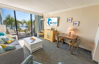 1BR New Oceanfront with Heated Pools, Coral Beach! - 0