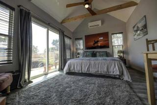 Charming Cabin Rental with a Private Hot Tub near Canyon Lake, Texas - 1