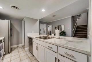 Modern 4BD Condo Six Flag Grand Prairie GP60A - 3