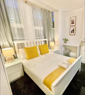 Deluxe warm & comfy room in the heart of London breakfast included - 0