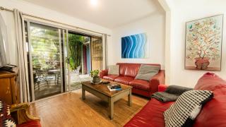 Garden View Apartment - 2 Bedrooms - 6