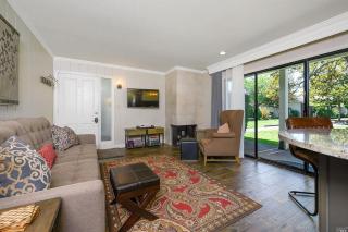 Elegant Napa Retreat Luxe Beds & Prime Location - 1