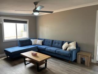 Park, Outdoor Gym, Sports Oval, 3 Queen Room House - 6