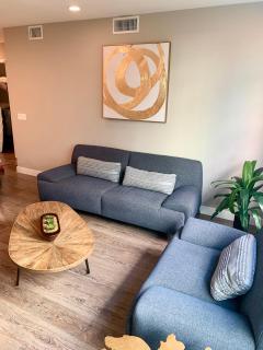 Contemporary 2BR Prime Hollywood Location - Los Angeles - 0